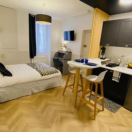 Le Studio Haslay Seraucourt En Plein Coeur De Ville De Bourges - Charme De L Ancien Et Confort Contemporain Екстер'єр фото