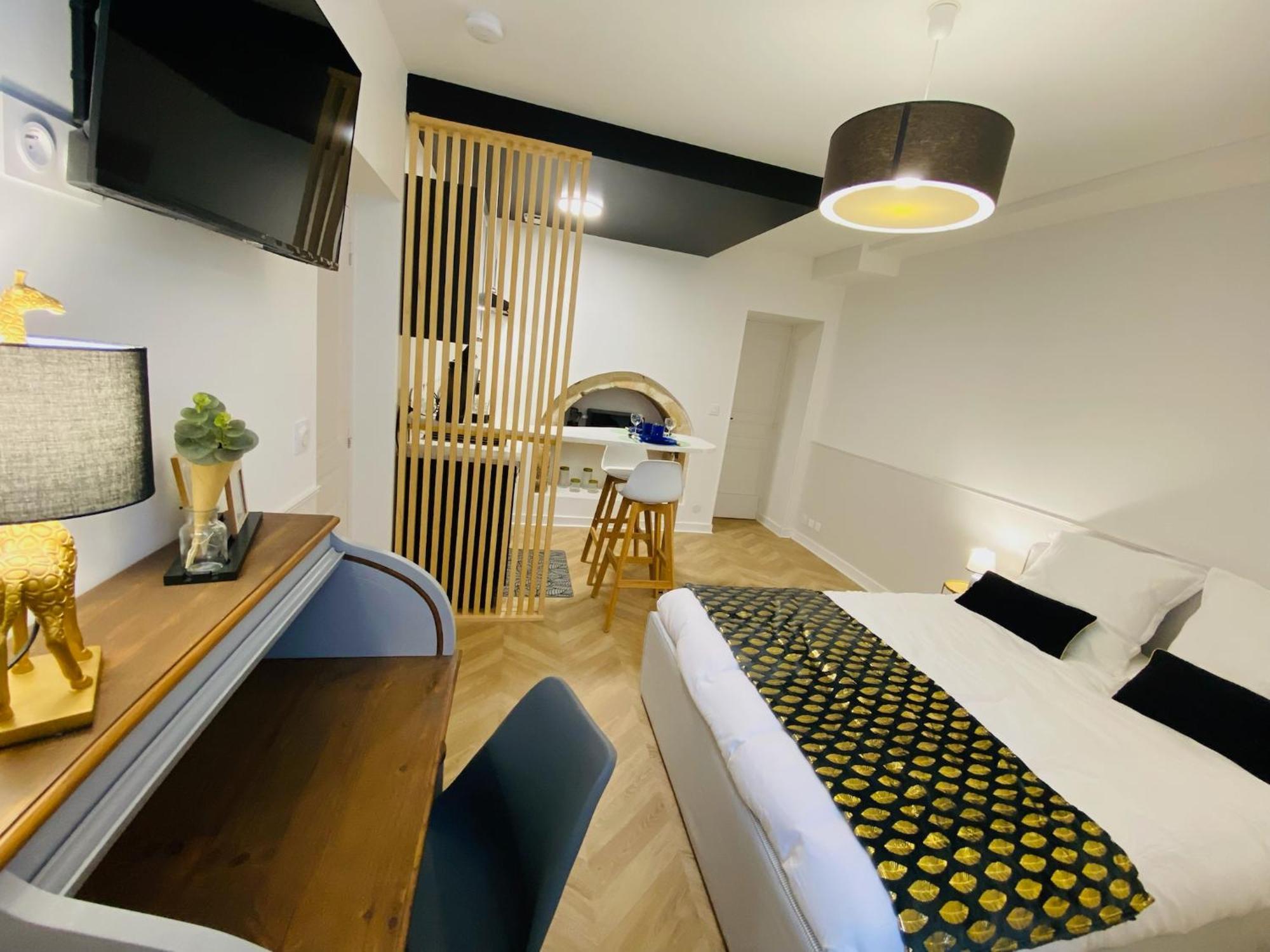 Le Studio Haslay Seraucourt En Plein Coeur De Ville De Bourges - Charme De L Ancien Et Confort Contemporain Екстер'єр фото