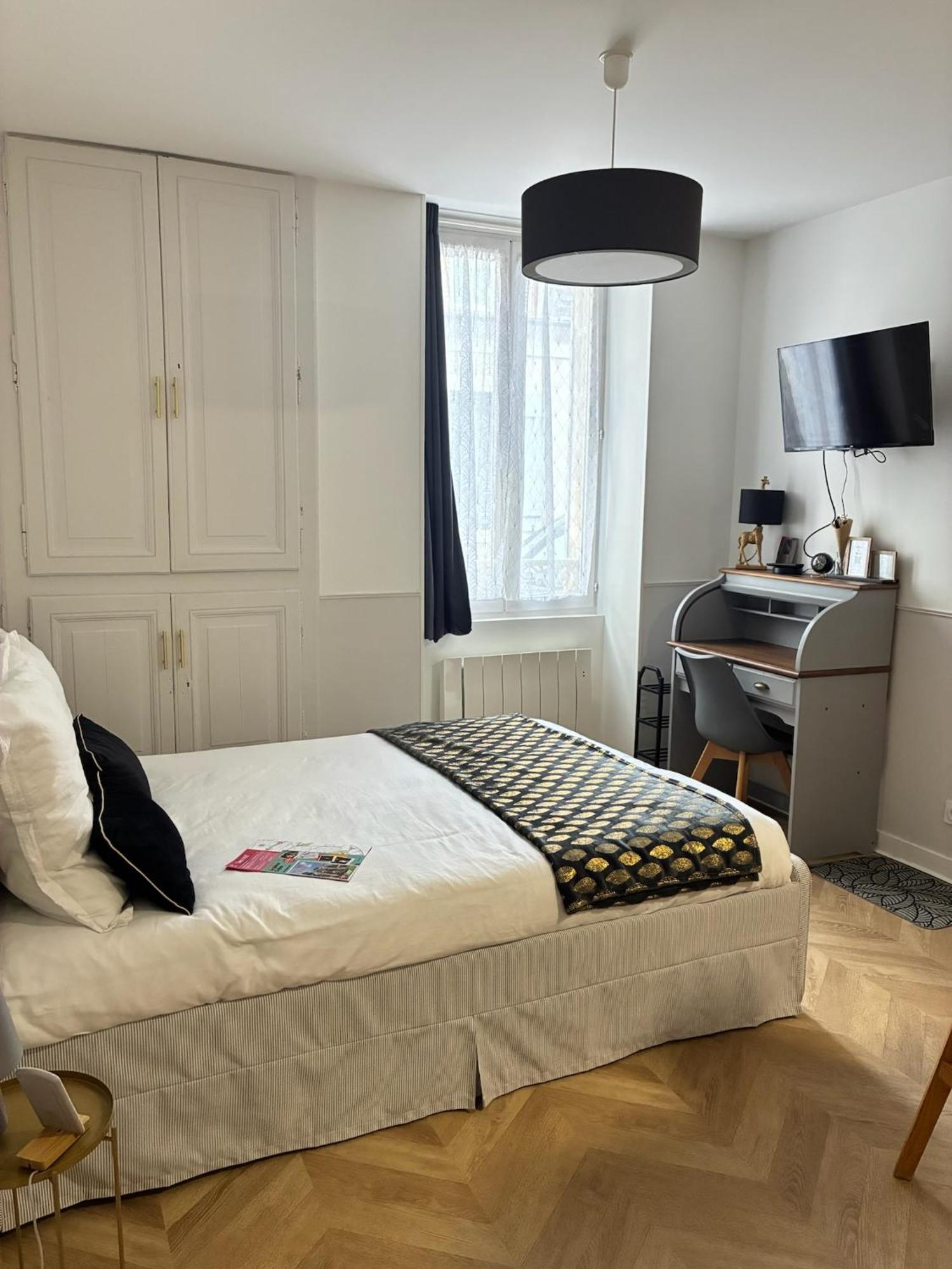 Le Studio Haslay Seraucourt En Plein Coeur De Ville De Bourges - Charme De L Ancien Et Confort Contemporain Екстер'єр фото